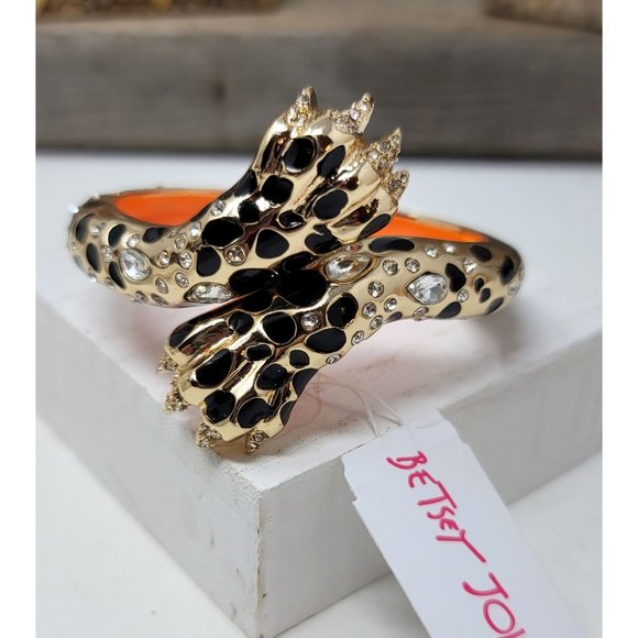 Betsey Johnson Leopard Paw Bracelet Bangle Clamper NWT - Picture 1 of 9